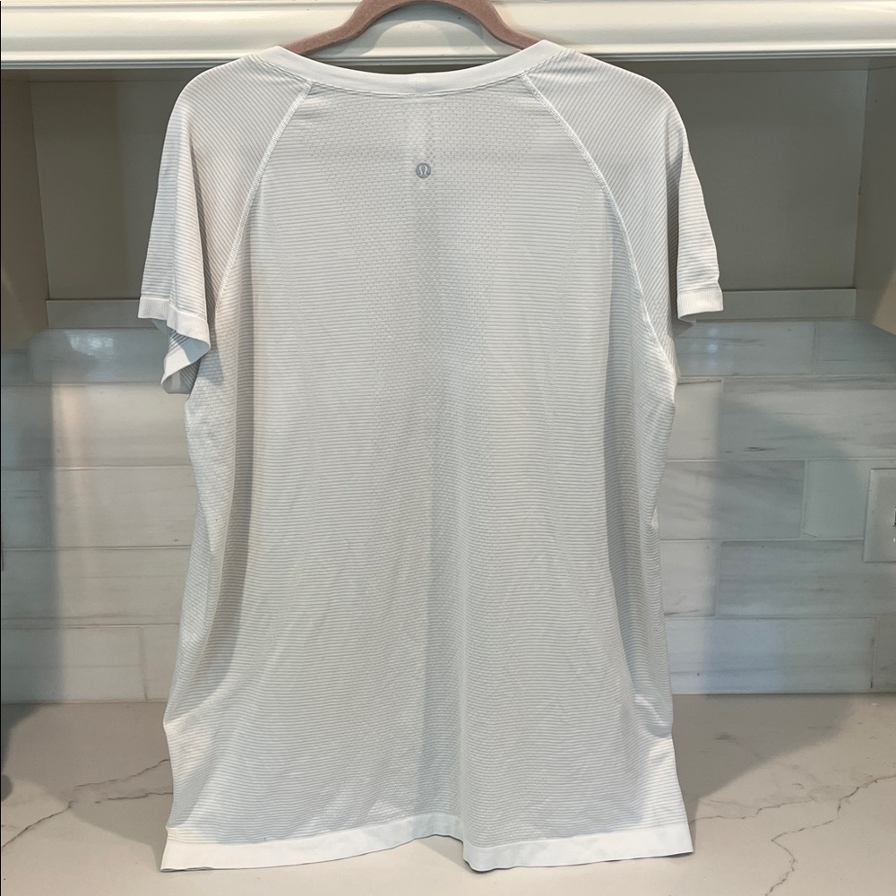 Lululemon Swiftly Tech Short Sleeve size 18 - Picture 11 of 14